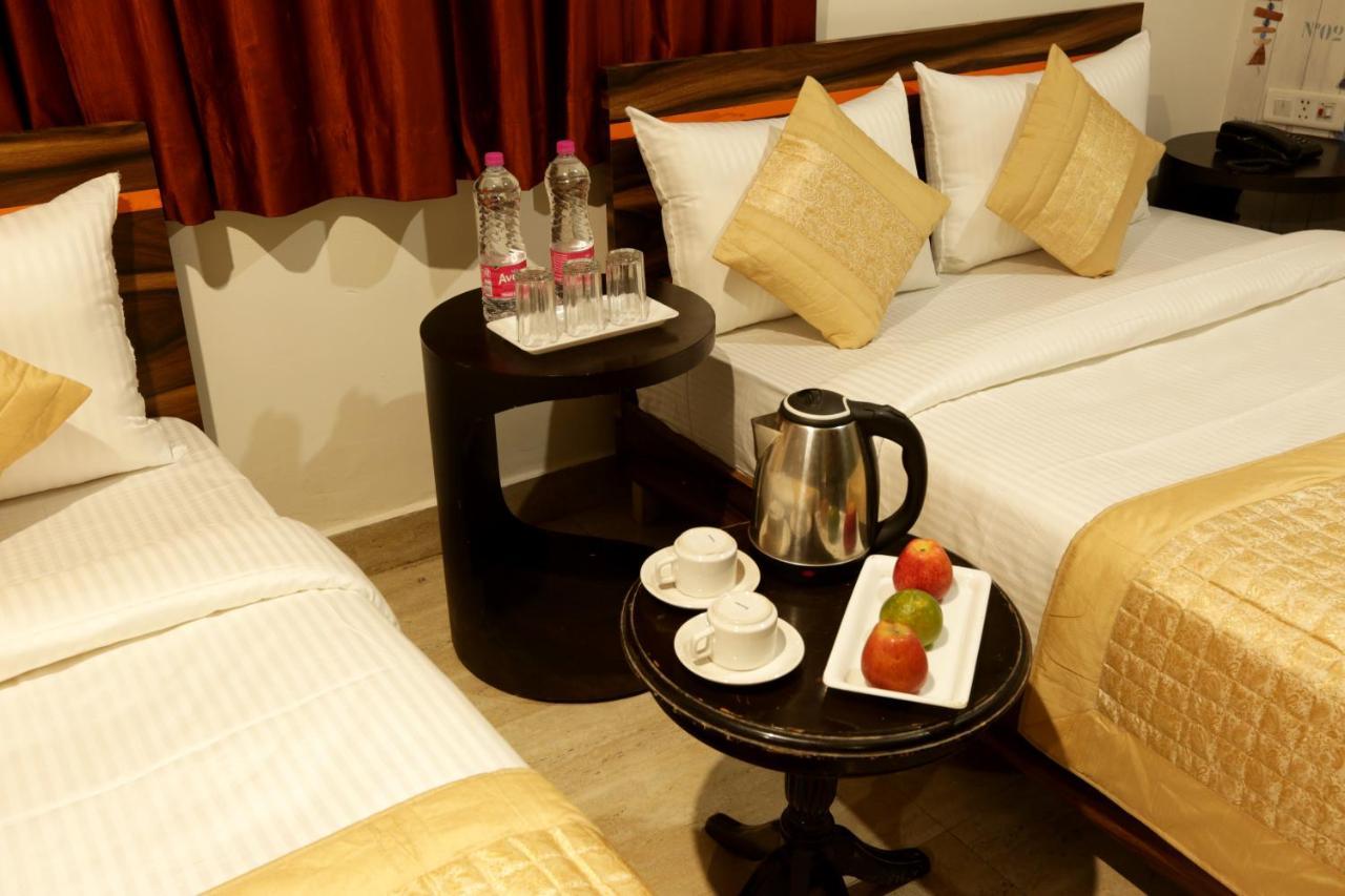 Hotel Square Stay New Delhi Exterior photo